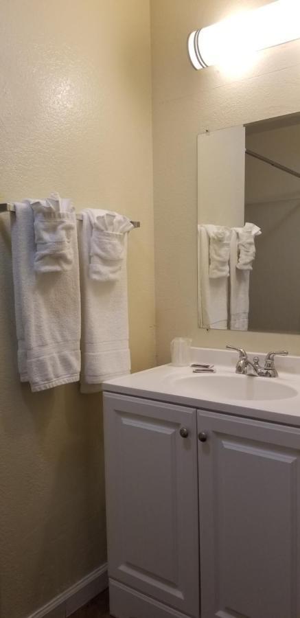 Sierra Crossing Motel Bloomington Екстер'єр фото