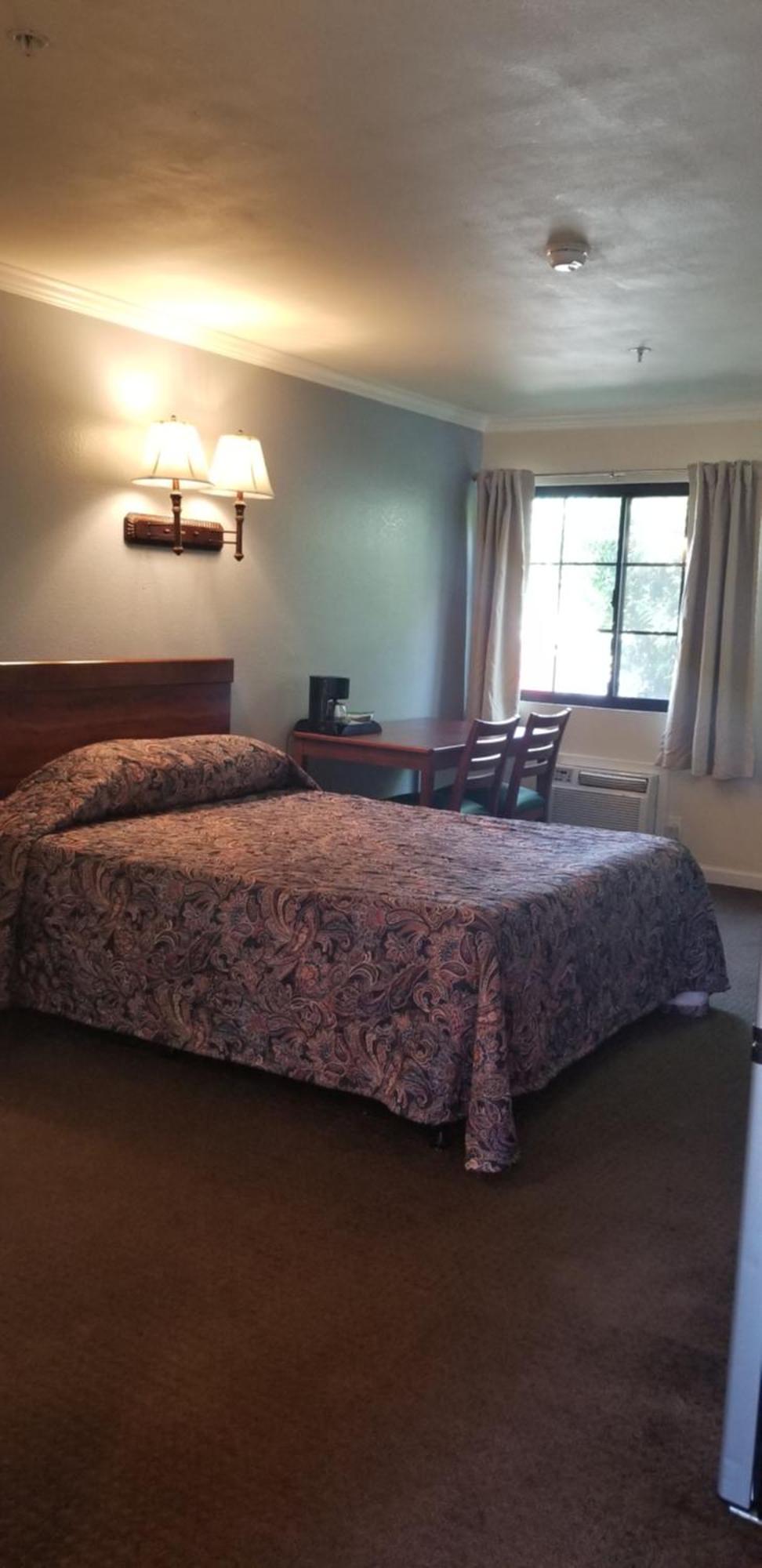 Sierra Crossing Motel Bloomington Екстер'єр фото