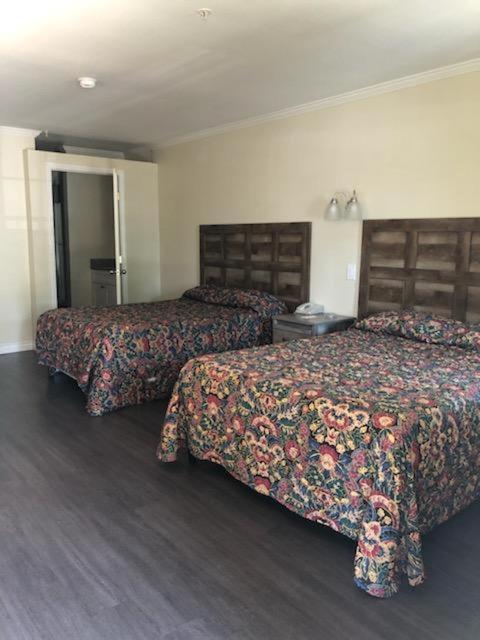 Sierra Crossing Motel Bloomington Екстер'єр фото