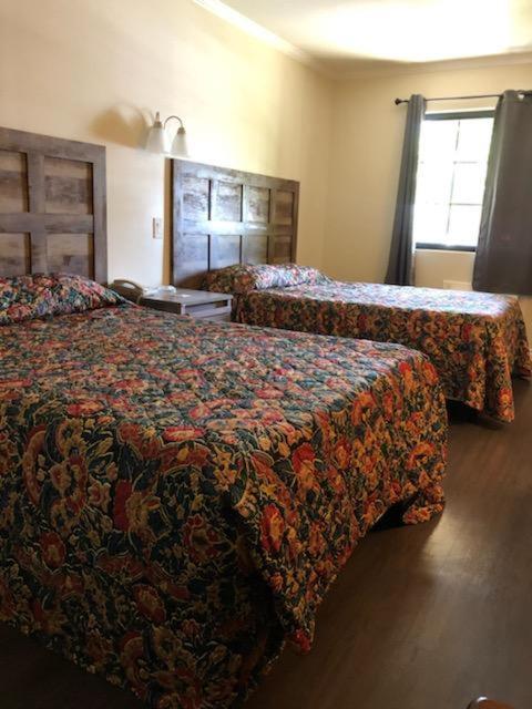 Sierra Crossing Motel Bloomington Екстер'єр фото