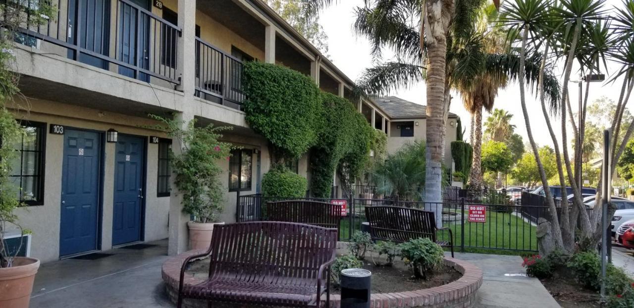 Sierra Crossing Motel Bloomington Екстер'єр фото